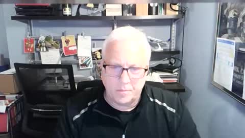 Snapshot of strkgforyou chatting on 11-18-25, 06:45 Stroking For You online show from 11-18-25, 06:45