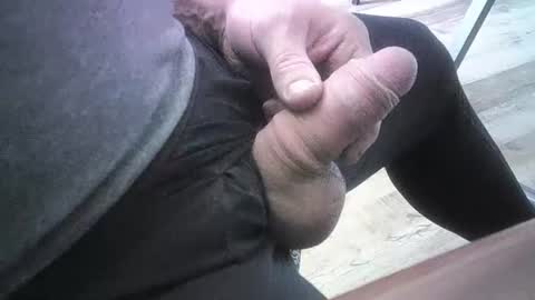 Snapshot of strokin8219621 chatting on 01-22-25, 06:20 Strokin online show from 01-22-25, 06:20