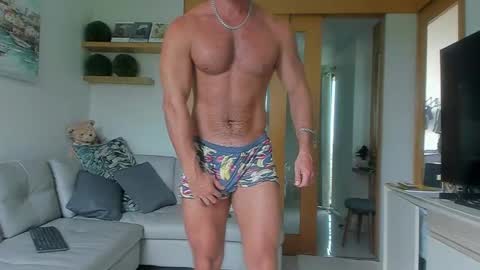 Snapshot of strong_arni chatting on 12-26-24, 07:35 Strong Arni online show from 12-26-24, 07:35