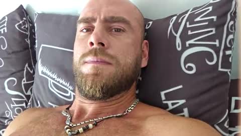 Snapshot of strong_arni chatting on 10-19-25, 03:07 Strong Arni online show from 10-19-25, 03:07