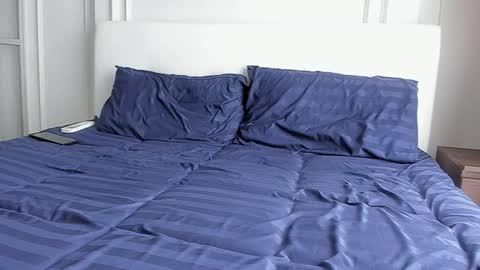 Snapshot of strong_arni chatting on 12-14-25, 04:40 Strong Arni online show from 12-14-25, 04:40