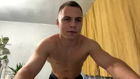 Snapshot of strong_baby chatting on 09-24-25, 07:50 Strong Baby online show from 09-24-25, 07:50