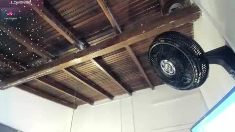 Snapshot of strong_girl_ chatting on 10-27-25, 11:03 Alexa online show from 10-27-25, 11:03