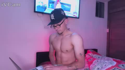 Snapshot of stronghardlatino chatting on 10-10-25, 01:04 stronghardlatino online show from 10-10-25, 01:04