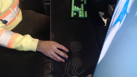 Snapshot of stud69861714 chatting on 09-17-25, 04:25 stud69861714 online show from 09-17-25, 04:25