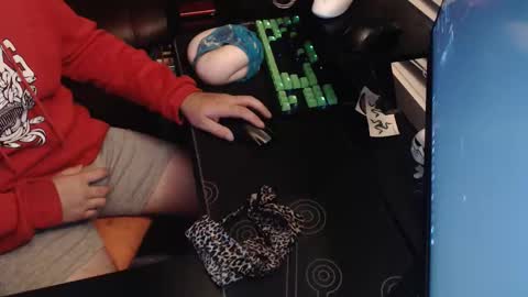 Snapshot of stud69861714 chatting on 10-27-25, 07:34 stud69861714 online show from 10-27-25, 07:34