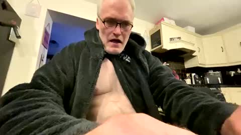 Snapshot of stud_1975 chatting on 04-06-26, 02:20 stud_1975 online show from 04-06-26, 02:20