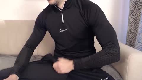 Stud From Paris online show from 03-29-26, 01:00