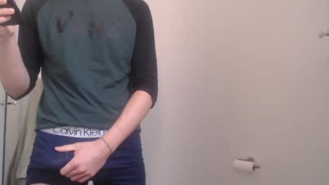 Stud From Paris online show from 04-20-26, 08:50