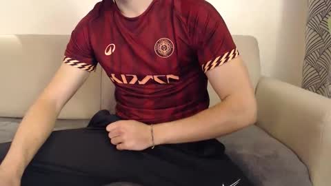 Snapshot of studfromparis chatting on 04-21-26, 08:12 Stud From Paris online show from 04-21-26, 08:12