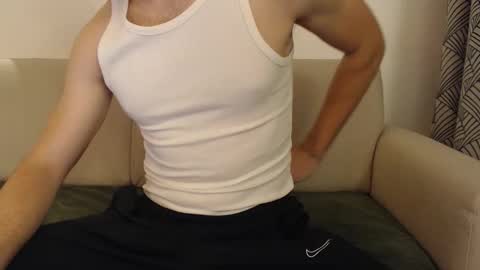 Snapshot of studfromparis chatting on 05-02-26, 07:52 Stud From Paris online show from 05-02-26, 07:52