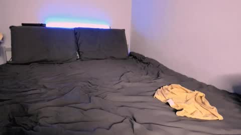 Snapshot of stuffed_cookie chatting on 02-22-25, 04:40 Mary online show from 02-22-25, 04:40