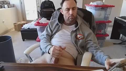 Snapshot of stukeswg chatting on 03-12-25, 04:24 Simon online show from 03-12-25, 04:24