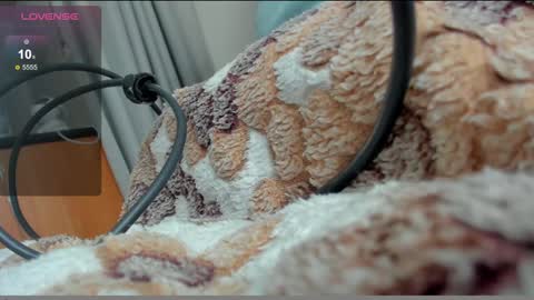 Snapshot of stupid_little_kitten chatting on 01-10-25, 12:15 stupid little kitten online show from 01-10-25, 12:15