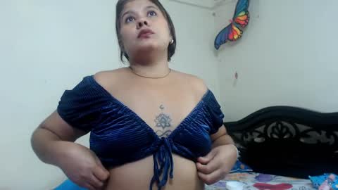 Snapshot of stylevoluptuousvycky chatting on 01-20-25, 04:23 Stylevoluptuousvycky online show from 01-20-25, 04:23