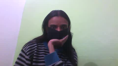 Snapshot of stylish0000008 chatting on 12-13-24, 12:50 Indian Couple online show from 12-13-24, 12:50