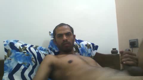 Snapshot of stylish0000008 chatting on 10-20-25, 08:37 Indian Couple online show from 10-20-25, 08:37