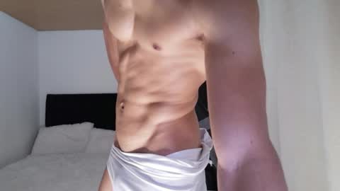 Snapshot of stylishman01 chatting on 04-08-26, 02:17 stylish man online show from 04-08-26, 02:17