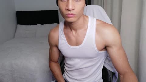 Snapshot of stylishman01 chatting on 04-10-26, 11:48 stylish man online show from 04-10-26, 11:48