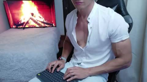 Snapshot of stylishman01 chatting on 05-15-26, 08:05 stylish man online show from 05-15-26, 08:05