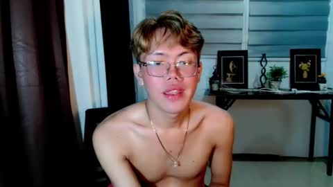 Su-jin online show from 04-13-26, 12:10