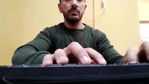 Snapshot of suaber_ chatting on 10-27-25, 02:21 suaber_ online show from 10-27-25, 02:21