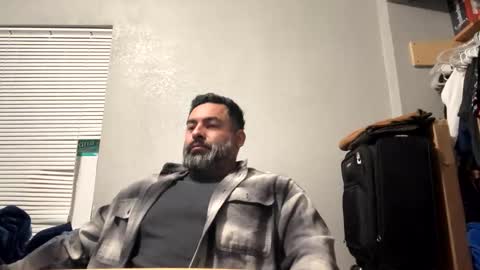 Snapshot of suavecito67 chatting on 02-08-25, 02:27 suavecito67 online show from 02-08-25, 02:27