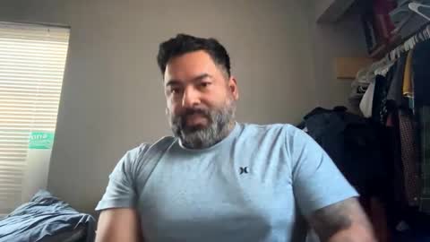 Snapshot of suavecito67 chatting on 03-08-25, 04:06 suavecito67 online show from 03-08-25, 04:06