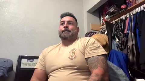 Snapshot of suavecito67 chatting on 12-01-25, 04:06 suavecito67 online show from 12-01-25, 04:06