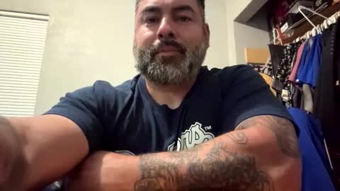 Snapshot of suavecito67 chatting on 12-19-25, 03:02 suavecito67 online show from 12-19-25, 03:02