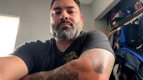 Snapshot of suavecito67 chatting on 04-25-26, 10:18 suavecito67 online show from 04-25-26, 10:18