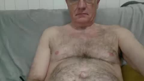 Snapshot of subforgirls1 chatting on 12-17-25, 02:39 subforgirls1 online show from 12-17-25, 02:39