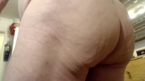 Snapshot of subibuns chatting on 11-18-25, 04:28 Marcel online show from 11-18-25, 04:28