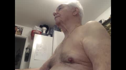 Snapshot of subibuns chatting on 12-22-25, 07:49 Marcel online show from 12-22-25, 07:49