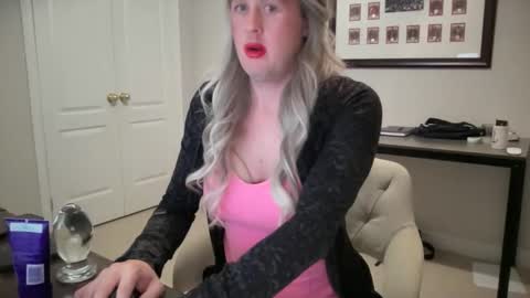 Sissy Isabella online show from 05-28-26, 08:00