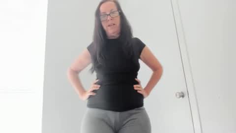 Snapshot of submissivepeachgoddess chatting on 05-03-26, 02:23 Submissie Peach Goddess online show from 05-03-26, 02:23
