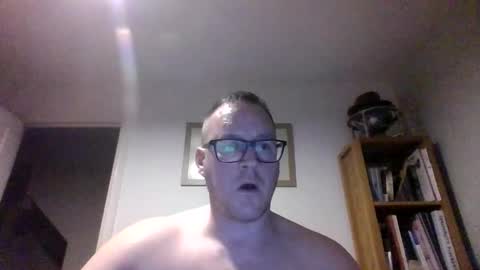 Snapshot of subpig84 chatting on 04-25-26, 10:40 Sub Male online show from 04-25-26, 10:40