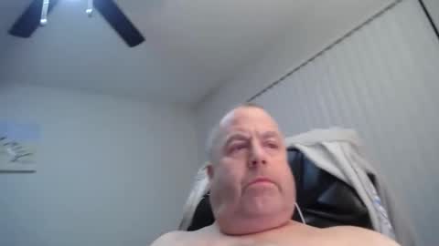 Snapshot of subswichuser00060960 chatting on 12-18-24, 11:24 subswitchuser online show from 12-18-24, 11:24