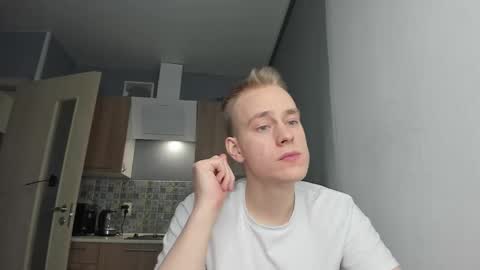 Snapshot of successful_kevin chatting on 12-17-25, 09:10 Kevin online show from 12-17-25, 09:10