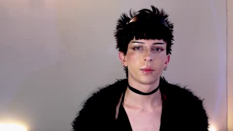 Snapshot of succubot chatting on 10-12-25, 11:31 Angel online show from 10-12-25, 11:31