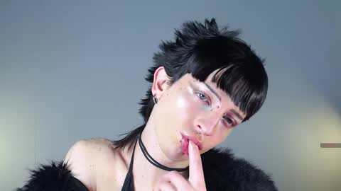 Snapshot of succubot chatting on 11-28-25, 11:13 Angel online show from 11-28-25, 11:13