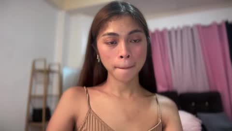 Snapshot of suckablechick chatting on 09-15-25, 06:57 Marry online show from 09-15-25, 06:57