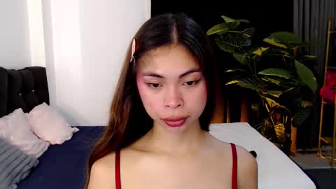 Snapshot of suckablechick chatting on 10-30-25, 03:08 Marry online show from 10-30-25, 03:08