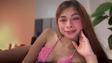 Snapshot of suckablechick chatting on 11-04-25, 05:34 Marry online show from 11-04-25, 05:34