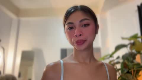 Snapshot of suckablechick chatting on 11-15-25, 05:05 Marry online show from 11-15-25, 05:05