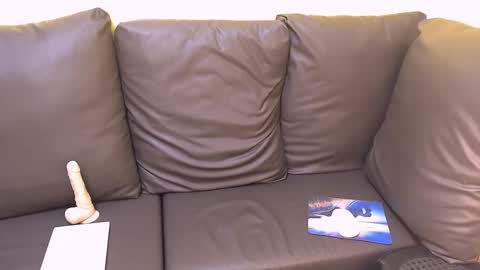 Snapshot of suckablemistress4u chatting on 01-01-25, 04:18 SELF SUCKER ALICIA online show from 01-01-25, 04:18