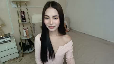 ITS ME ASHLEY online show from 04-25-26, 11:13