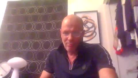 SUCKITU812 online show from 12-21-25, 08:32