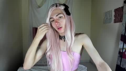 Snapshot of sue_krous chatting on 05-21-26, 02:51 sue online show from 05-21-26, 02:51
