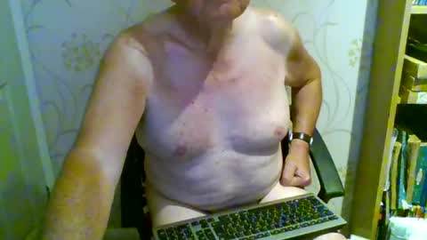 suffolkboy4 online show from 06-30-26, 09:49